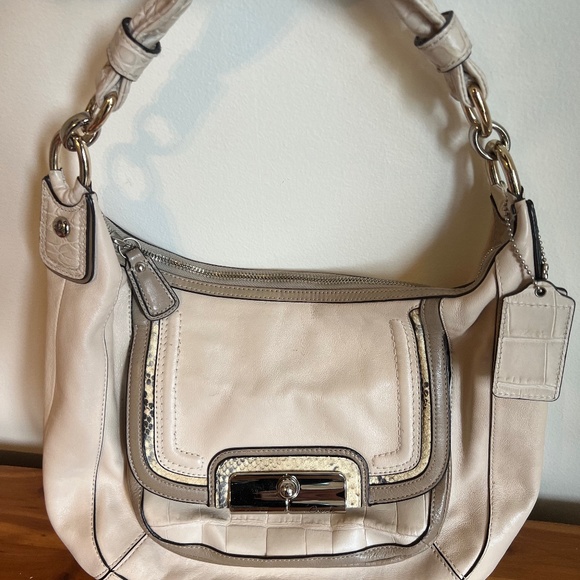 Coach Cream Leather Shoulder Bag - Picture 1 of 1